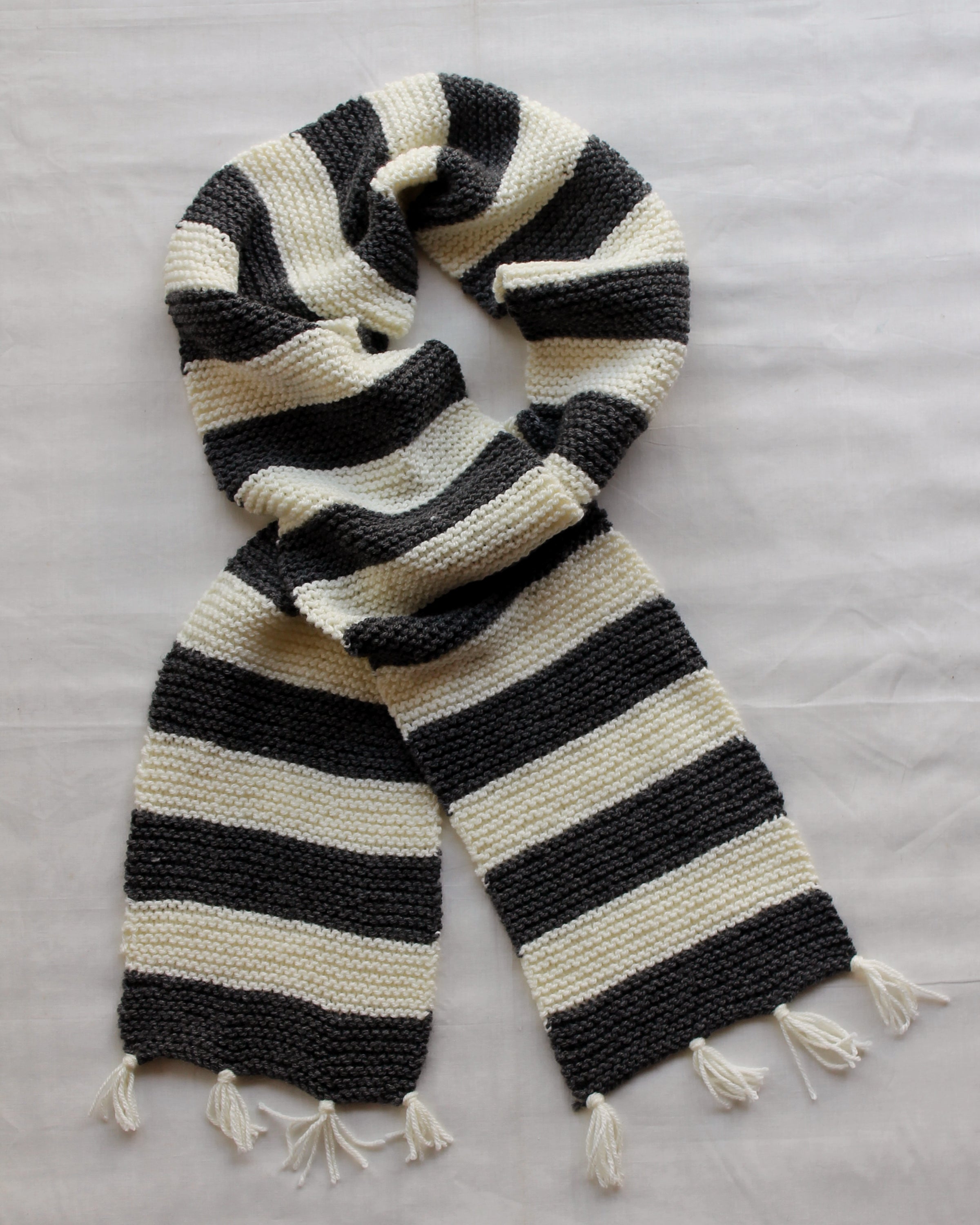 Grey Whitee Band Handknitted Muffler